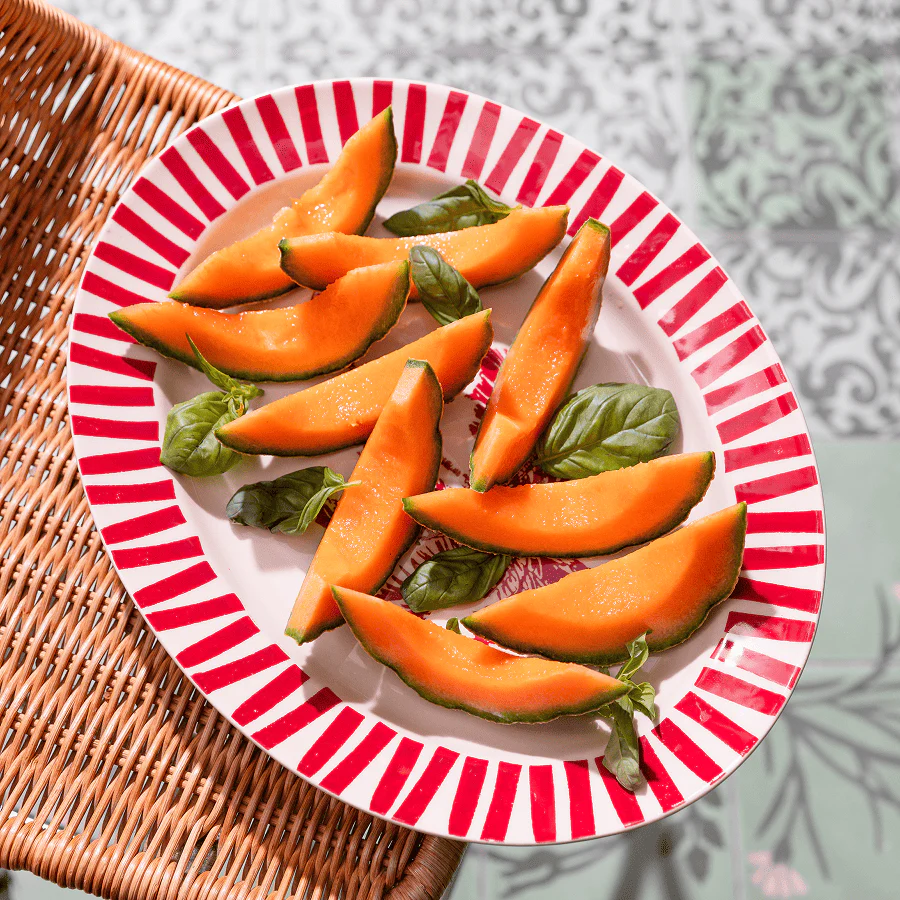Le plat de présentation, en rouge carmin - Image 3